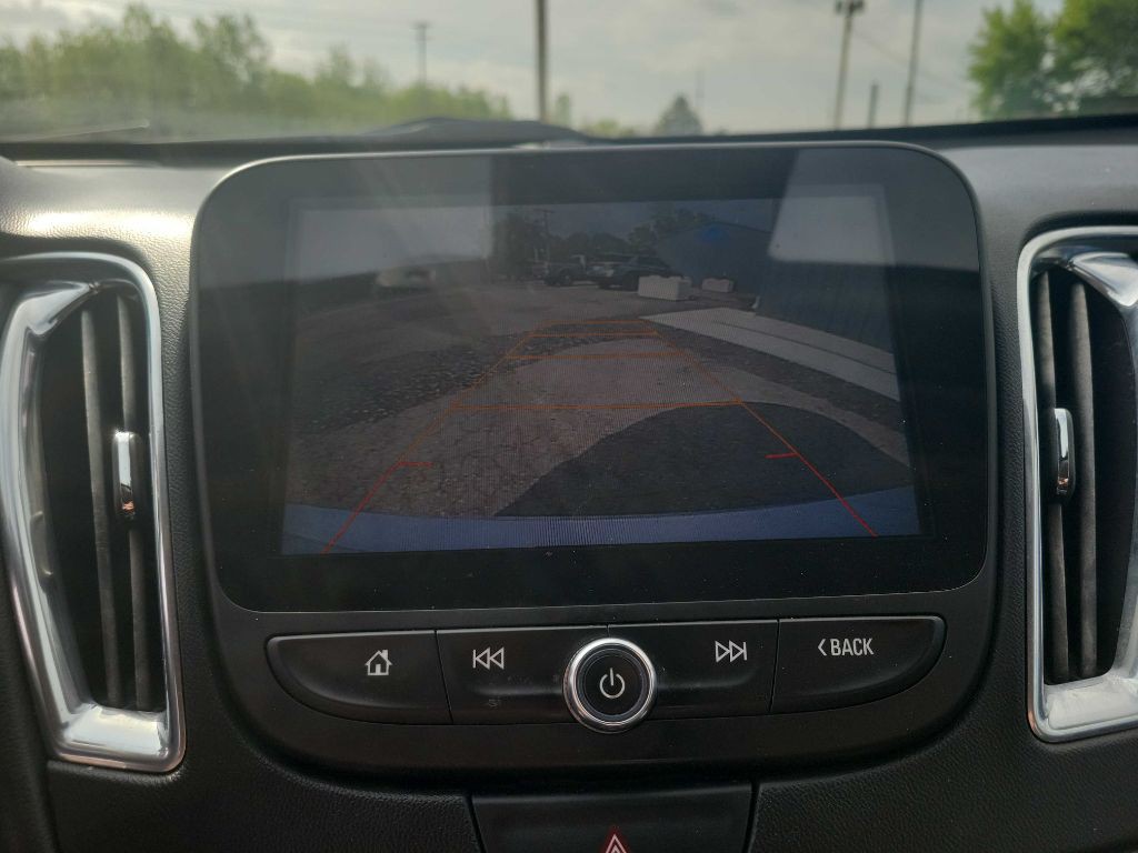 2017 Chevrolet Malibu Image 13