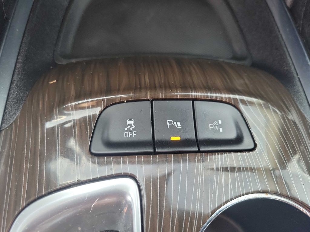 2017 Chevrolet Malibu Image 16