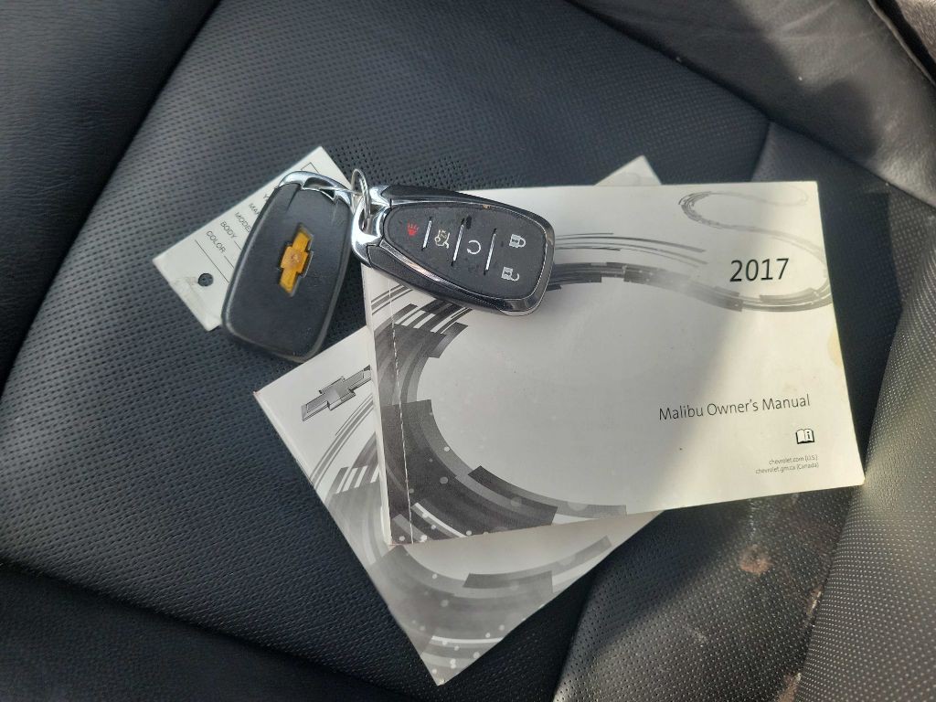 2017 Chevrolet Malibu Image 17