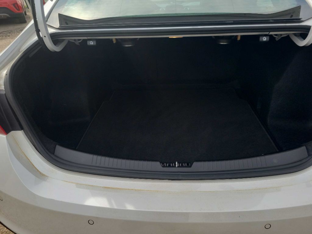 2017 Chevrolet Malibu Image 24
