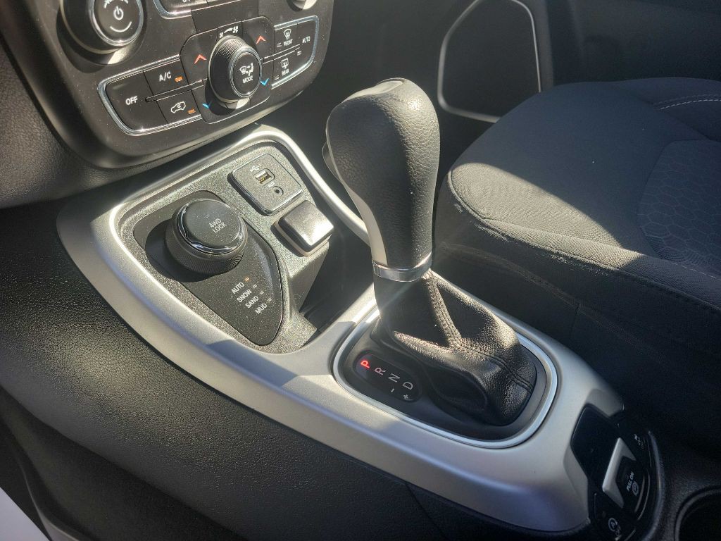2019 Jeep Compass Image 17