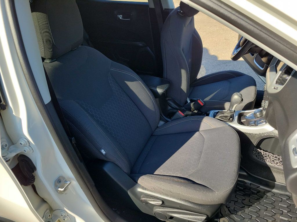 2019 Jeep Compass Image 25