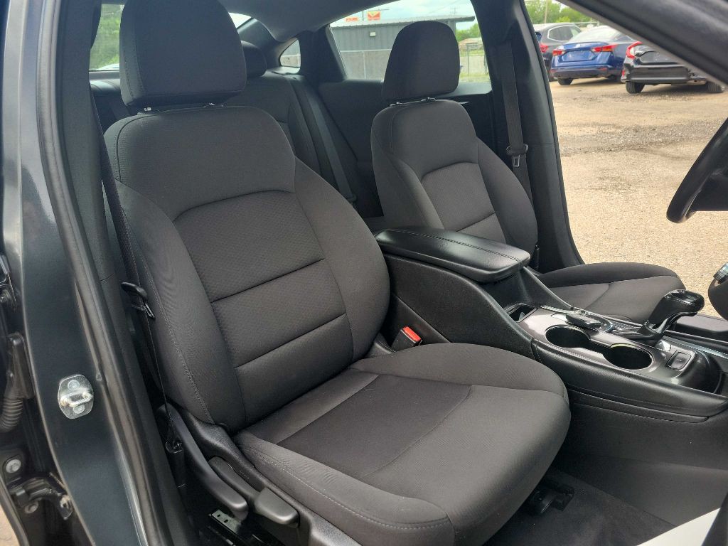 2018 Chevrolet Malibu Image 24