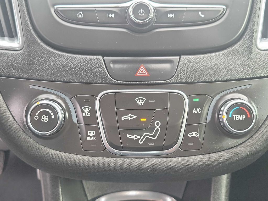 2017 Chevrolet Malibu Image 18
