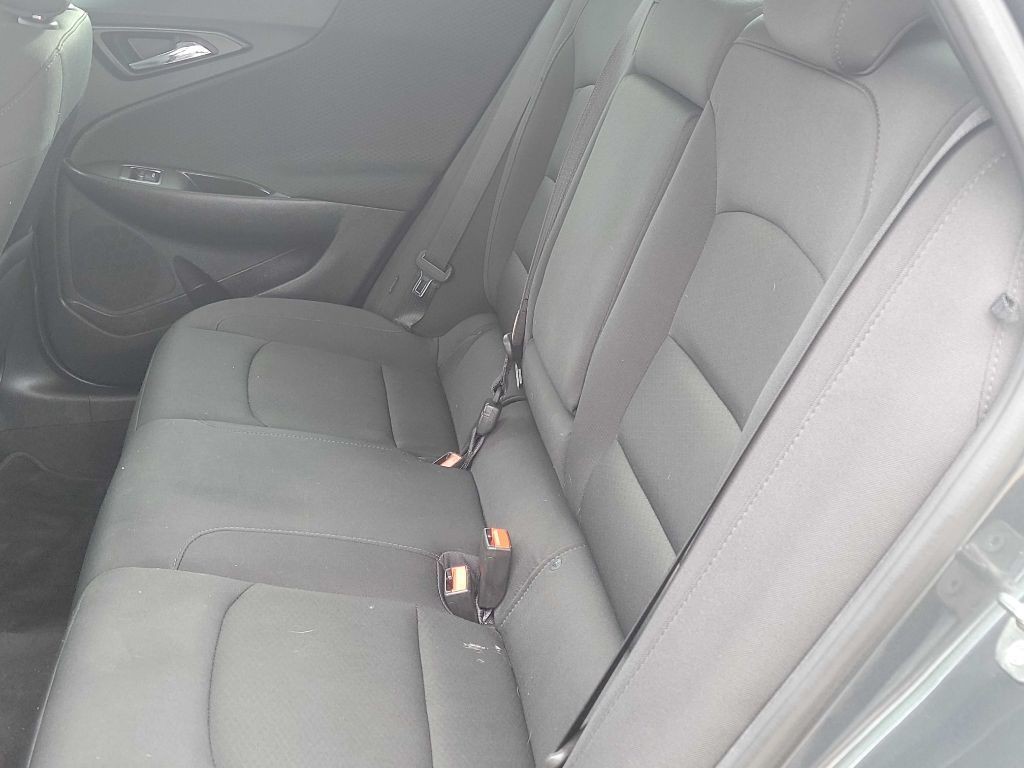 2017 Chevrolet Malibu Image 22