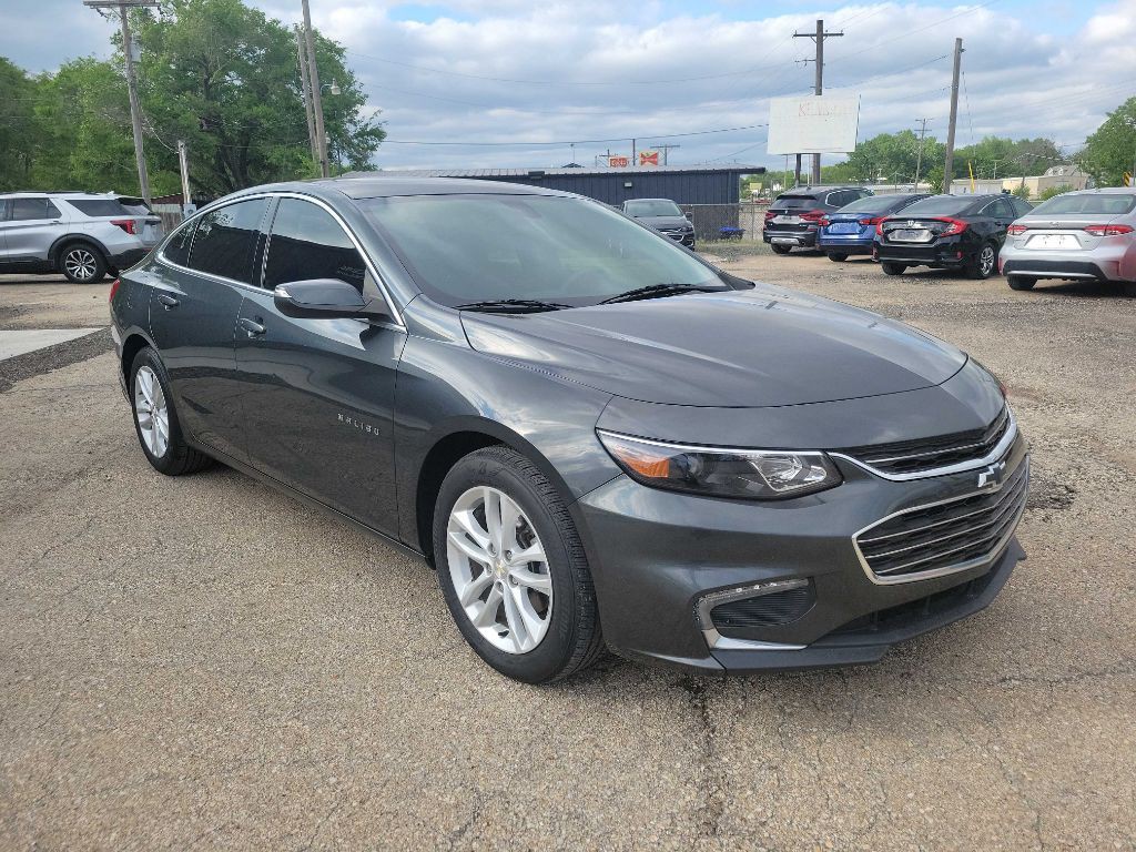 2017 Chevrolet Malibu Image 3