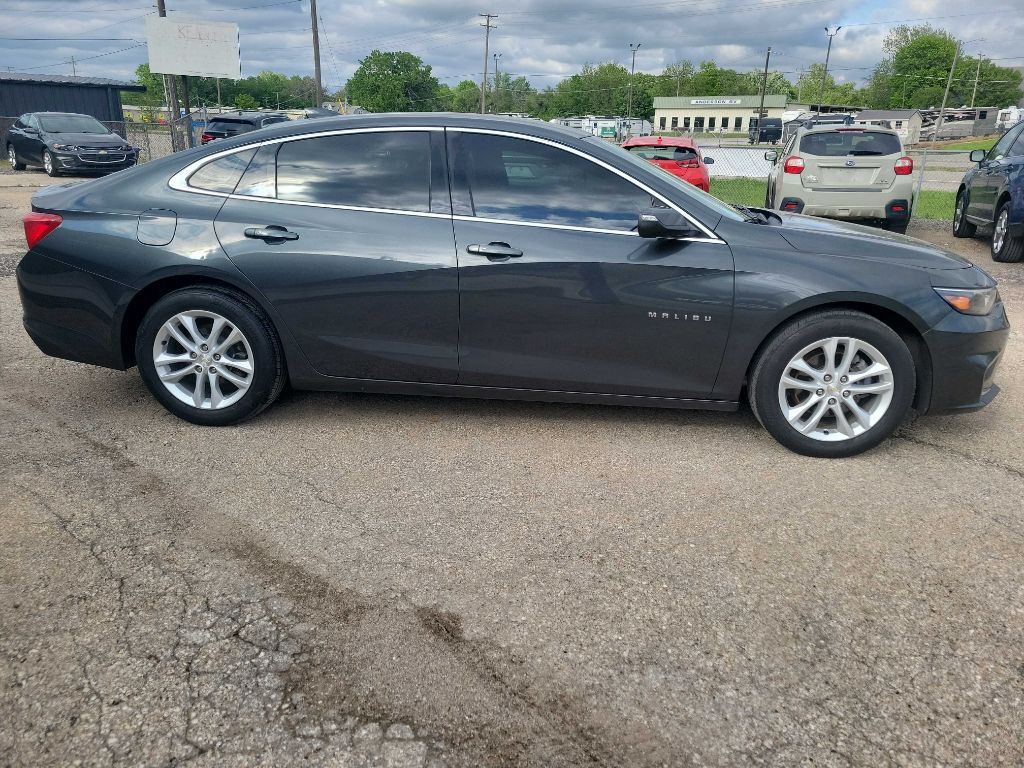 2017 Chevrolet Malibu Image 4