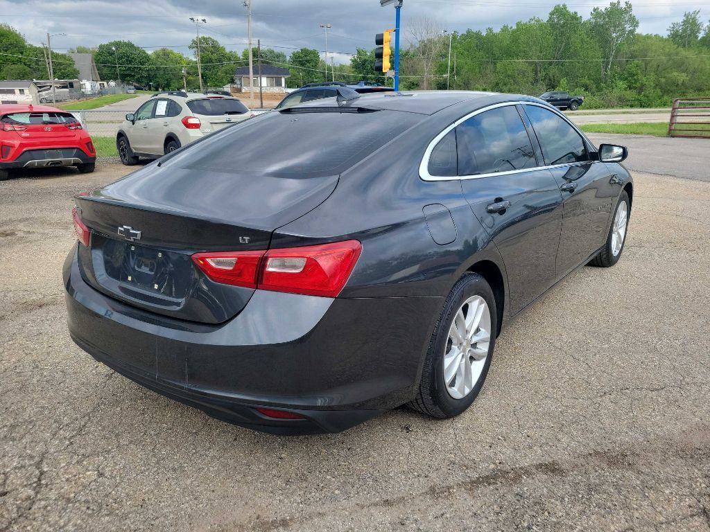 2017 Chevrolet Malibu Image 5