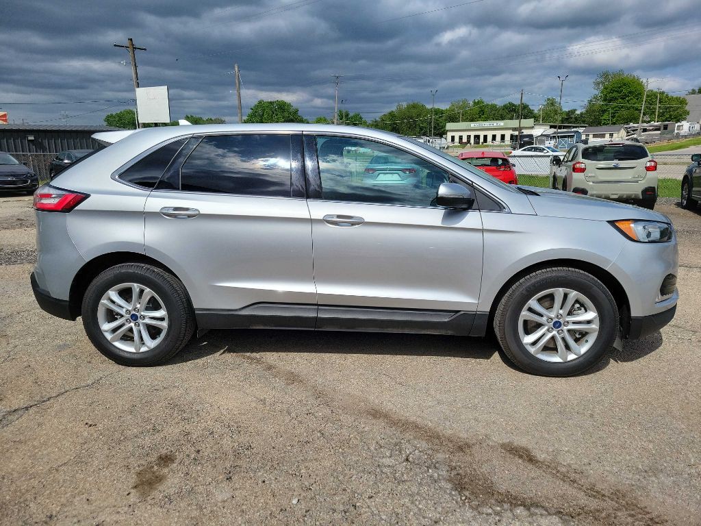 2019 Ford Edge Image 4