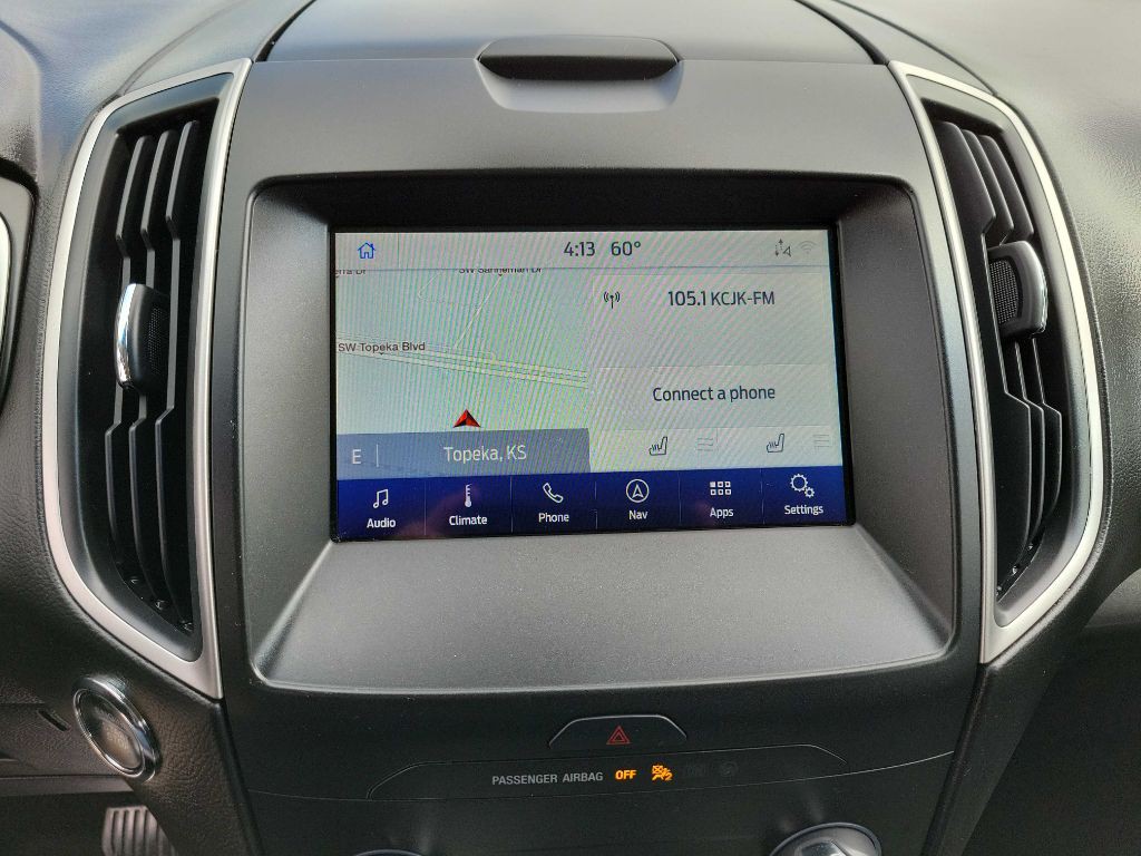 2019 Ford Edge Image 16