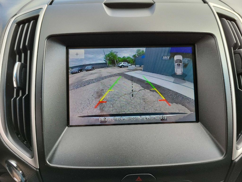 2019 Ford Edge Image 17
