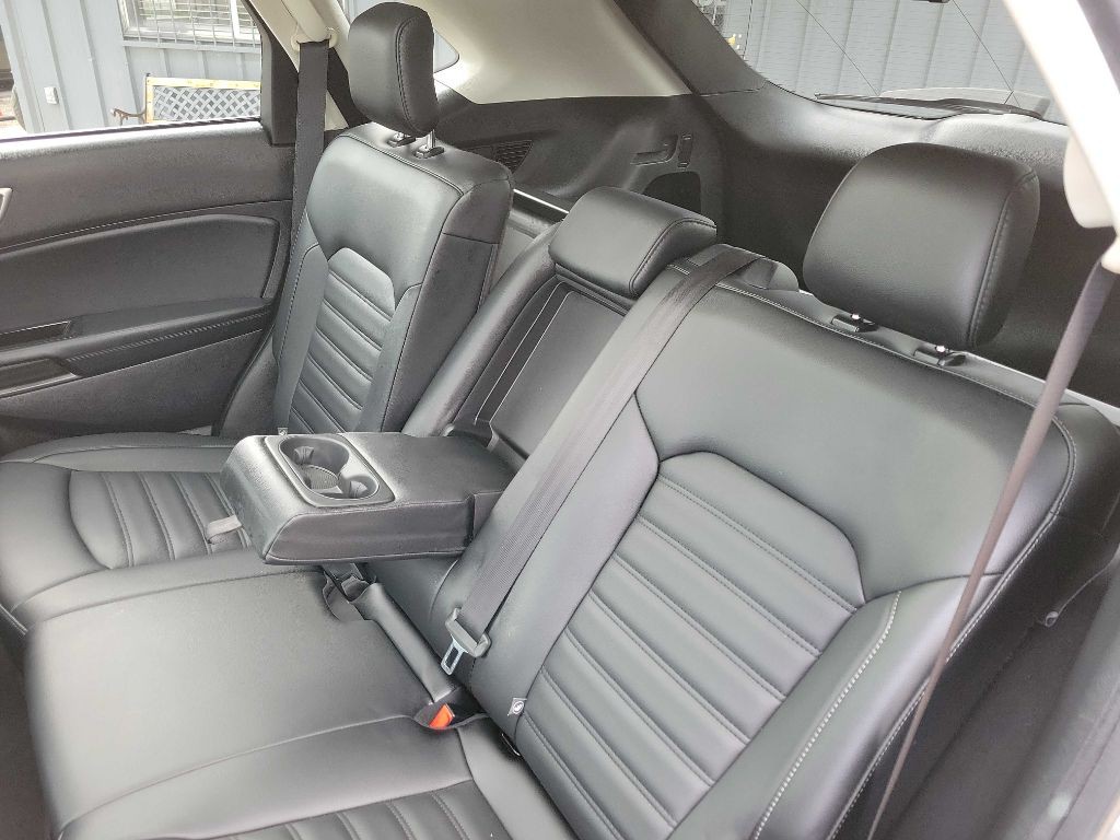 2019 Ford Edge Image 27