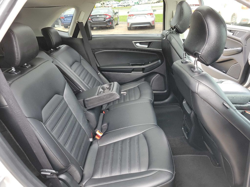 2019 Ford Edge Image 32