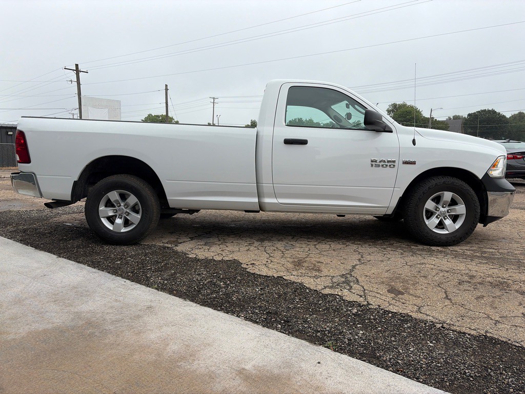 2017 RAM 1500 Image 4