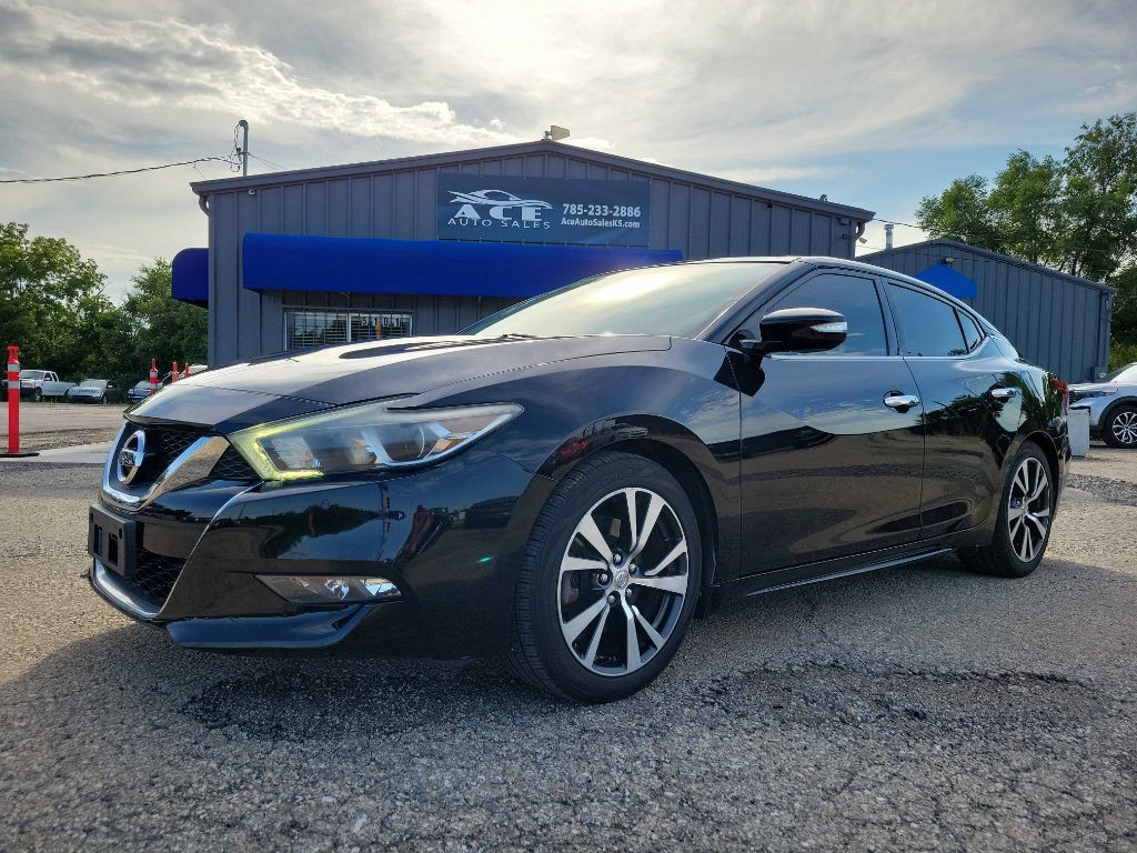 2017 Nissan Maxima Image 1