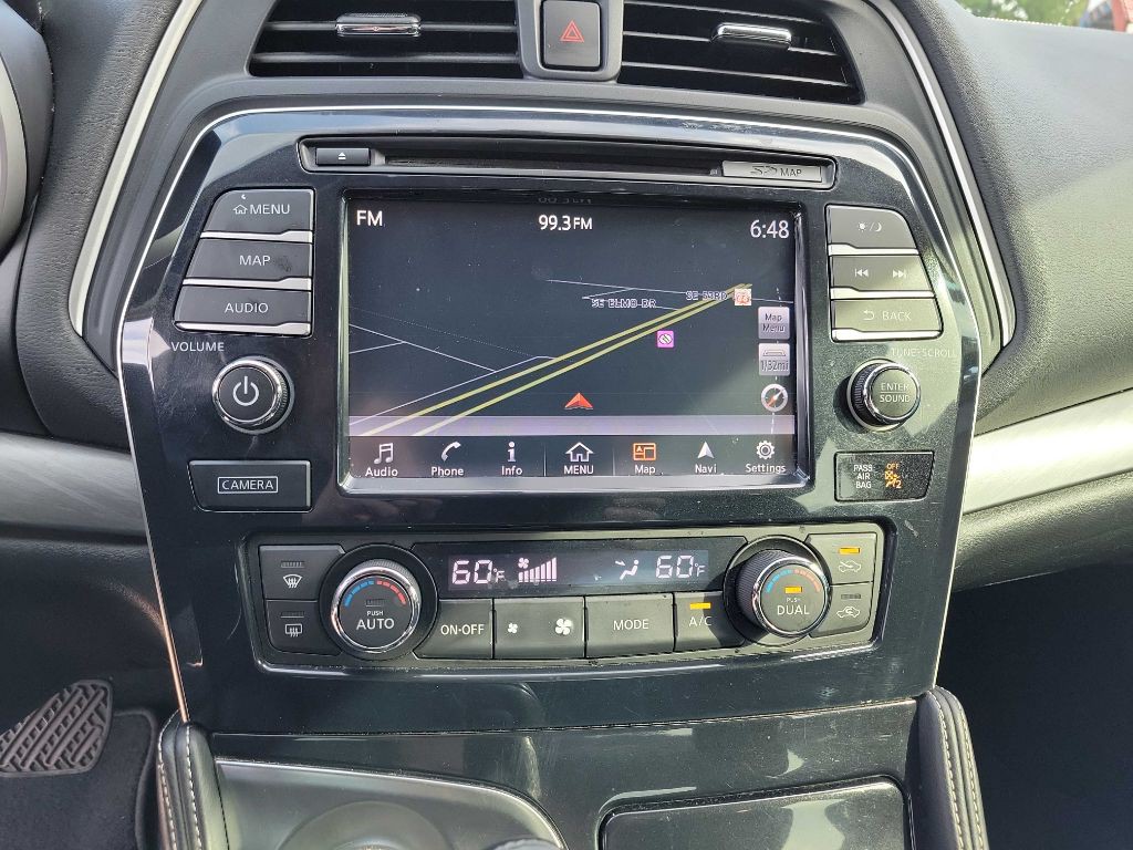 2017 Nissan Maxima Image 10
