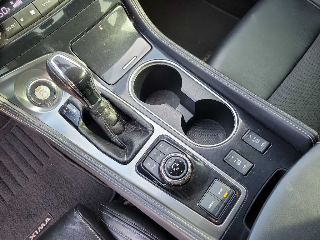 2017 Nissan Maxima Image 11