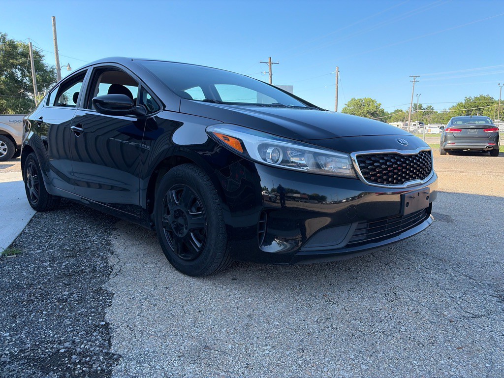 2017 Kia Forte Image 3