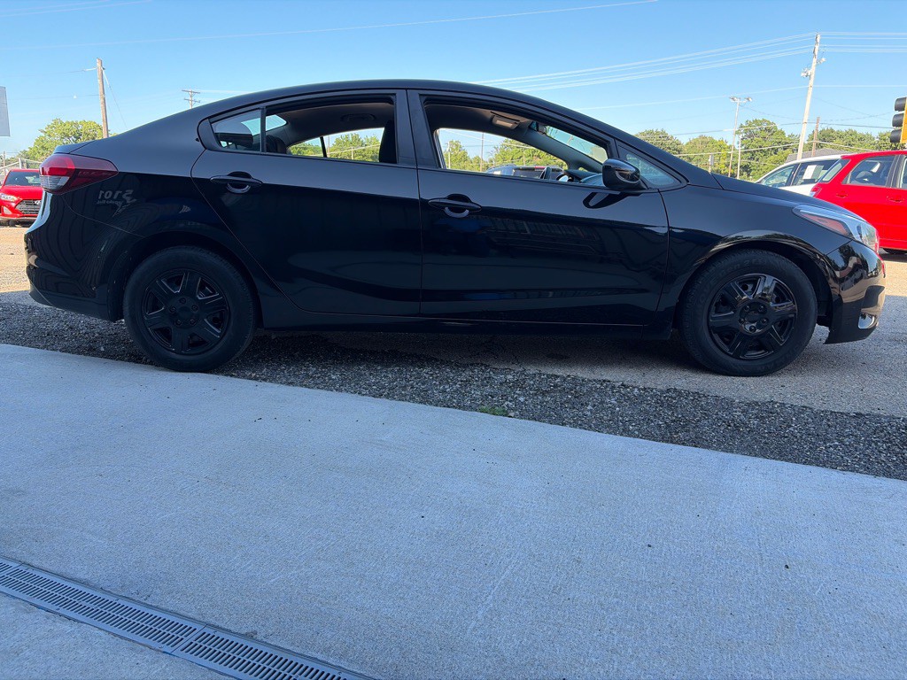 2017 Kia Forte Image 4