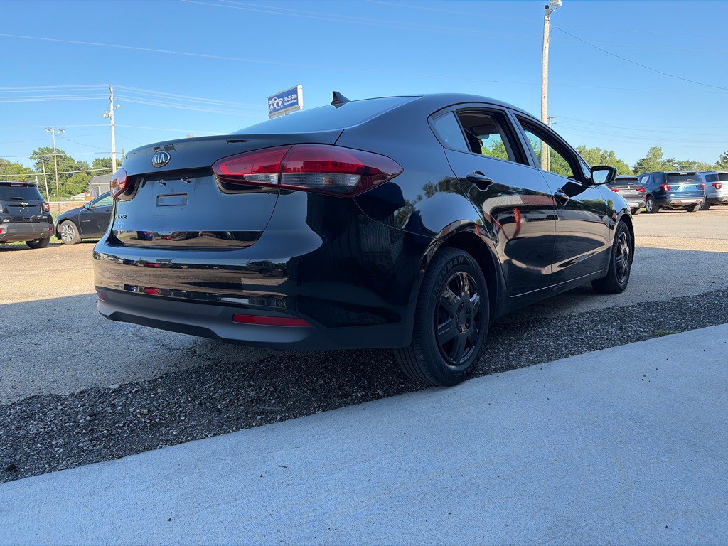 2017 Kia Forte Image 5
