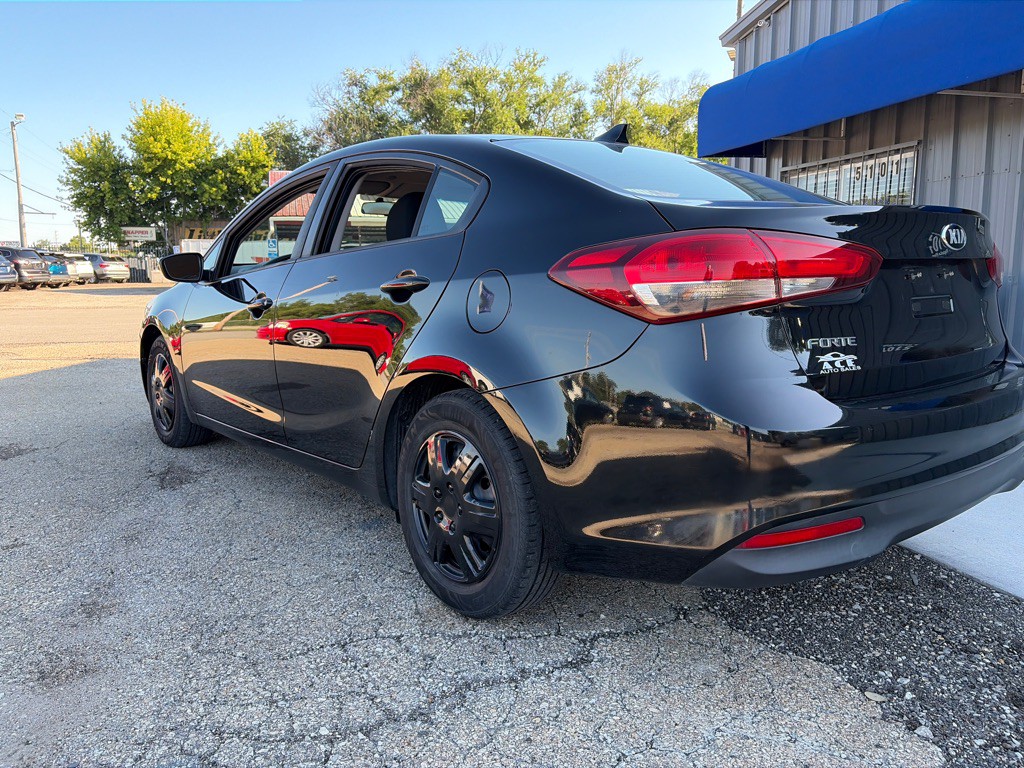 2017 Kia Forte Image 7