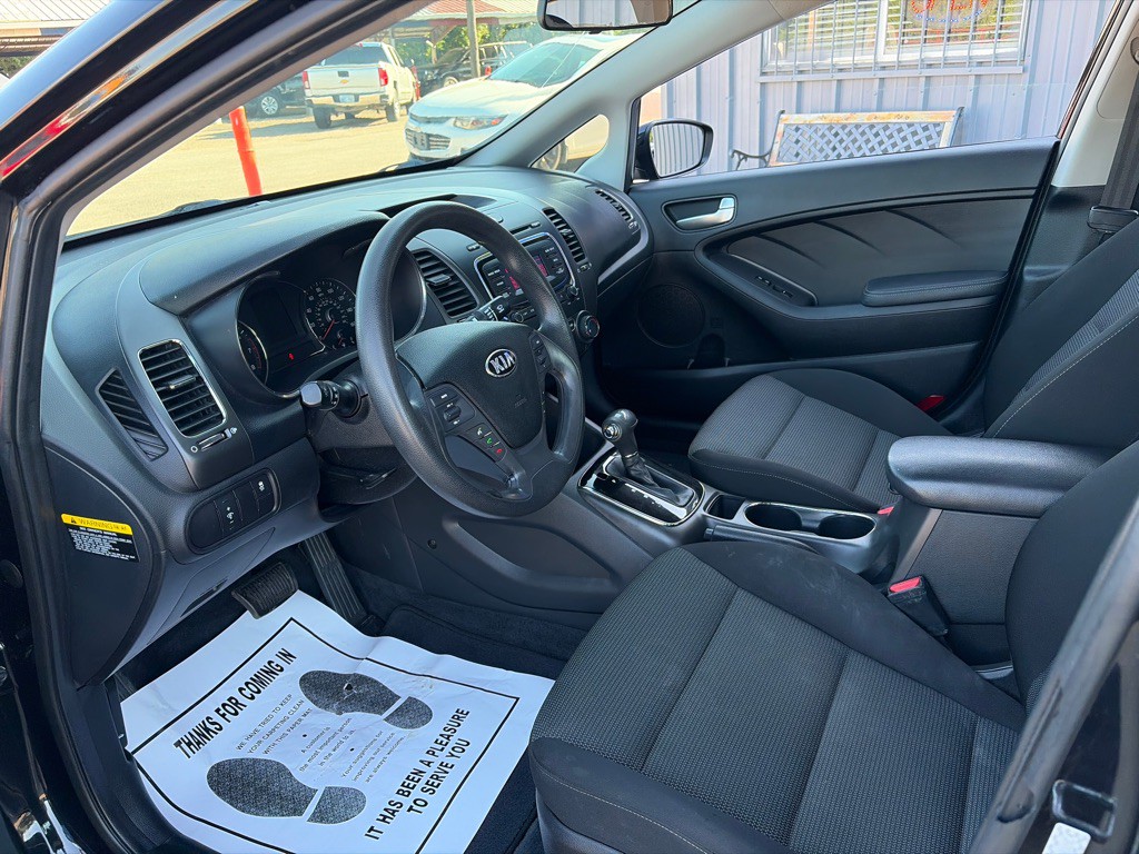2017 Kia Forte Image 9