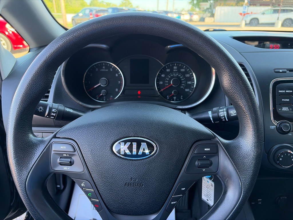 2017 Kia Forte Image 11