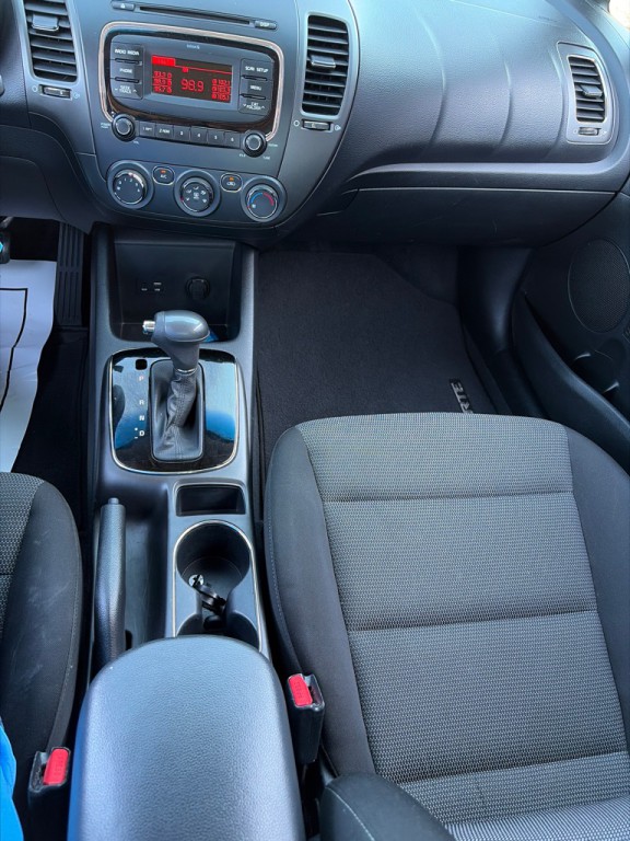 2017 Kia Forte Image 16