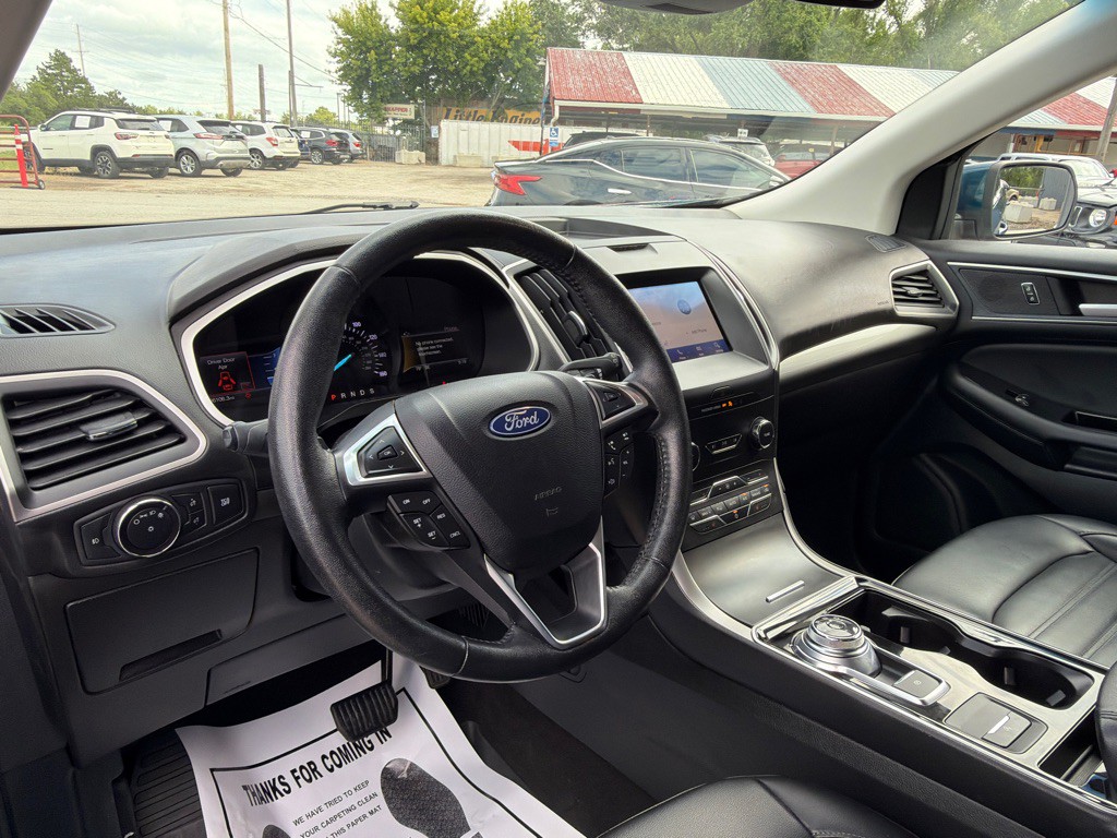 2020 Ford Edge Image 9