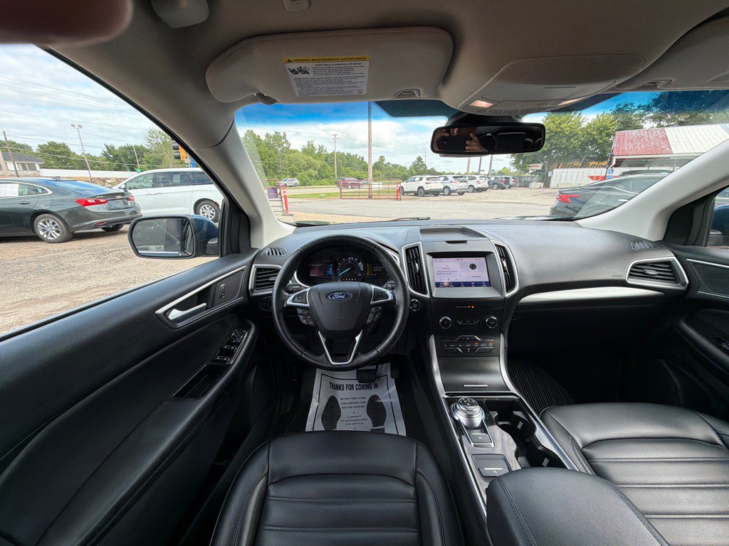 2020 Ford Edge Image 10
