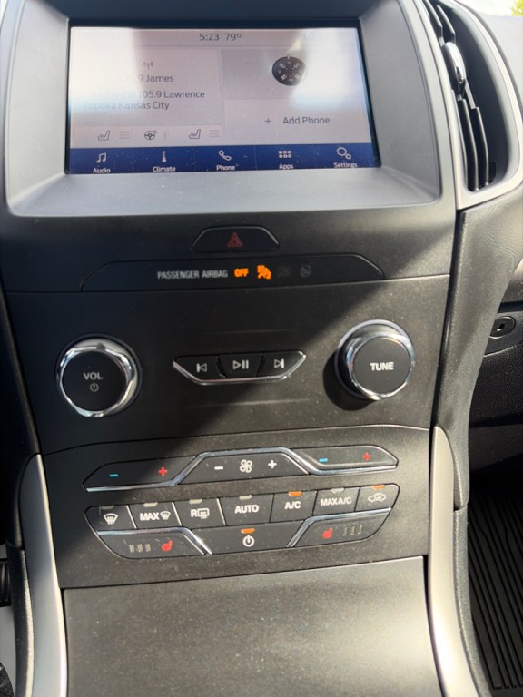 2020 Ford Edge Image 16