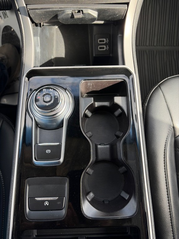 2020 Ford Edge Image 18