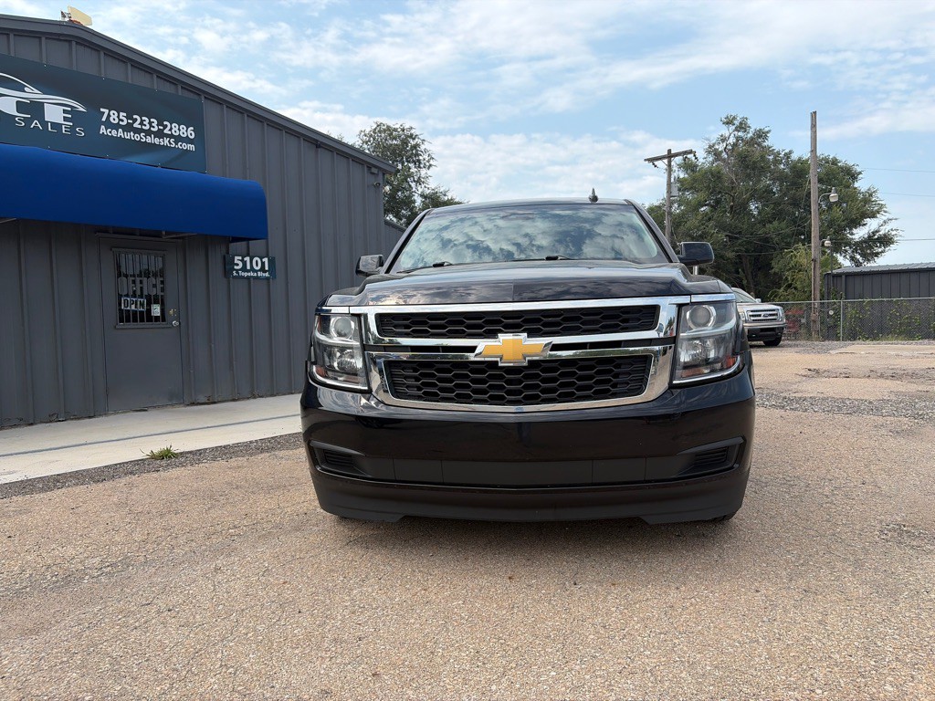 2019 Chevrolet Suburban Image 2