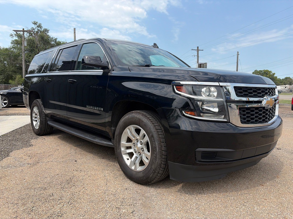 2019 Chevrolet Suburban Image 3