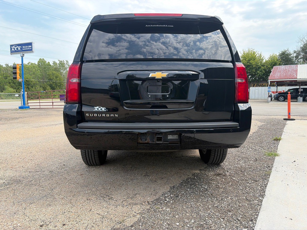 2019 Chevrolet Suburban Image 6