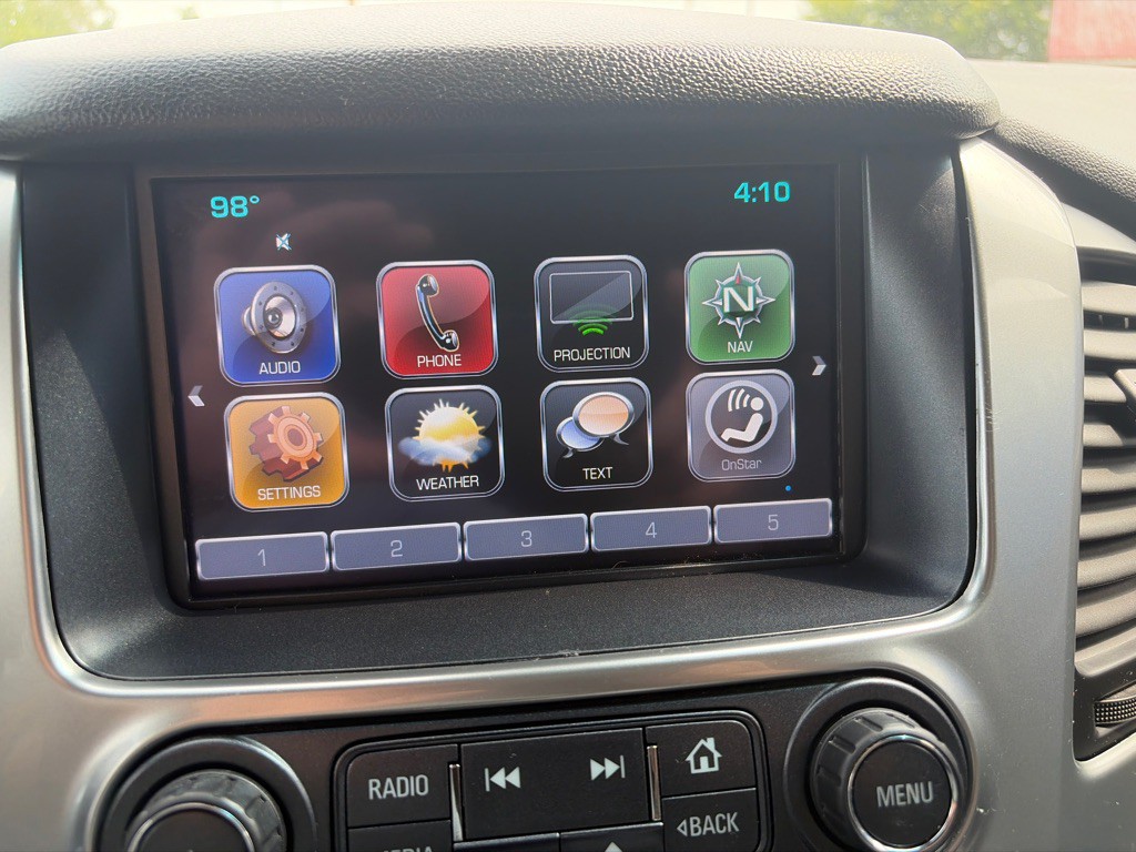 2019 Chevrolet Suburban Image 16