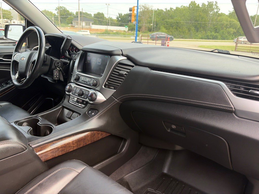 2019 Chevrolet Suburban Image 27