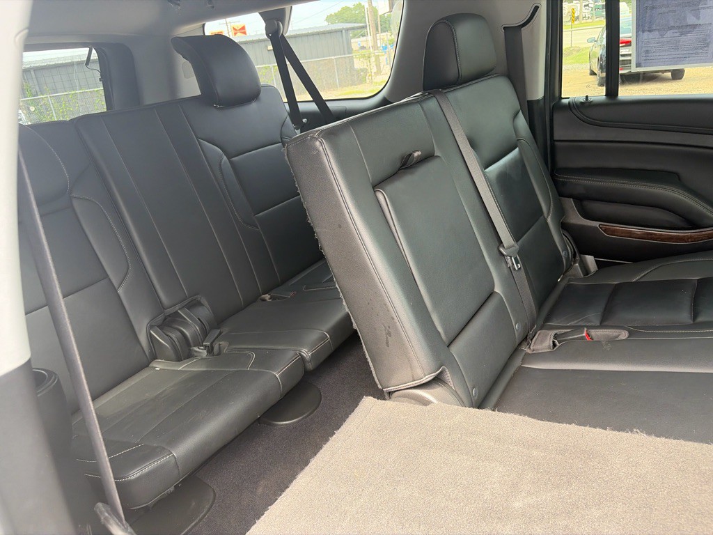 2019 Chevrolet Suburban Image 43