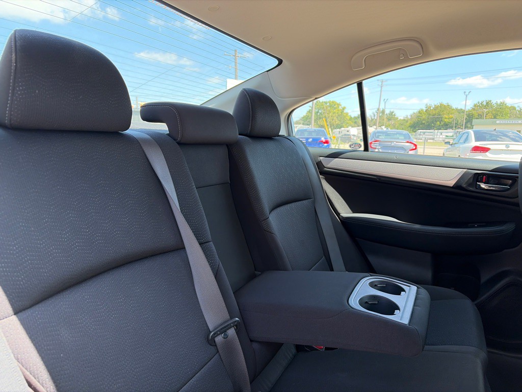 2016 Subaru Legacy Image 24