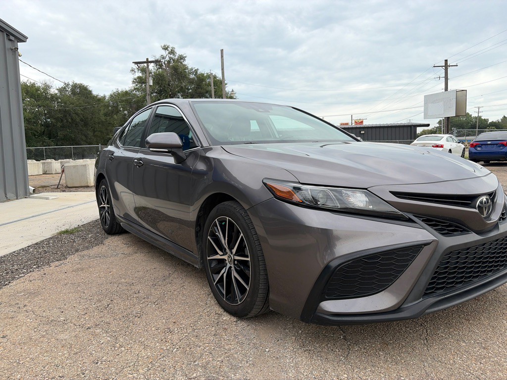 2022 Toyota Camry Image 3
