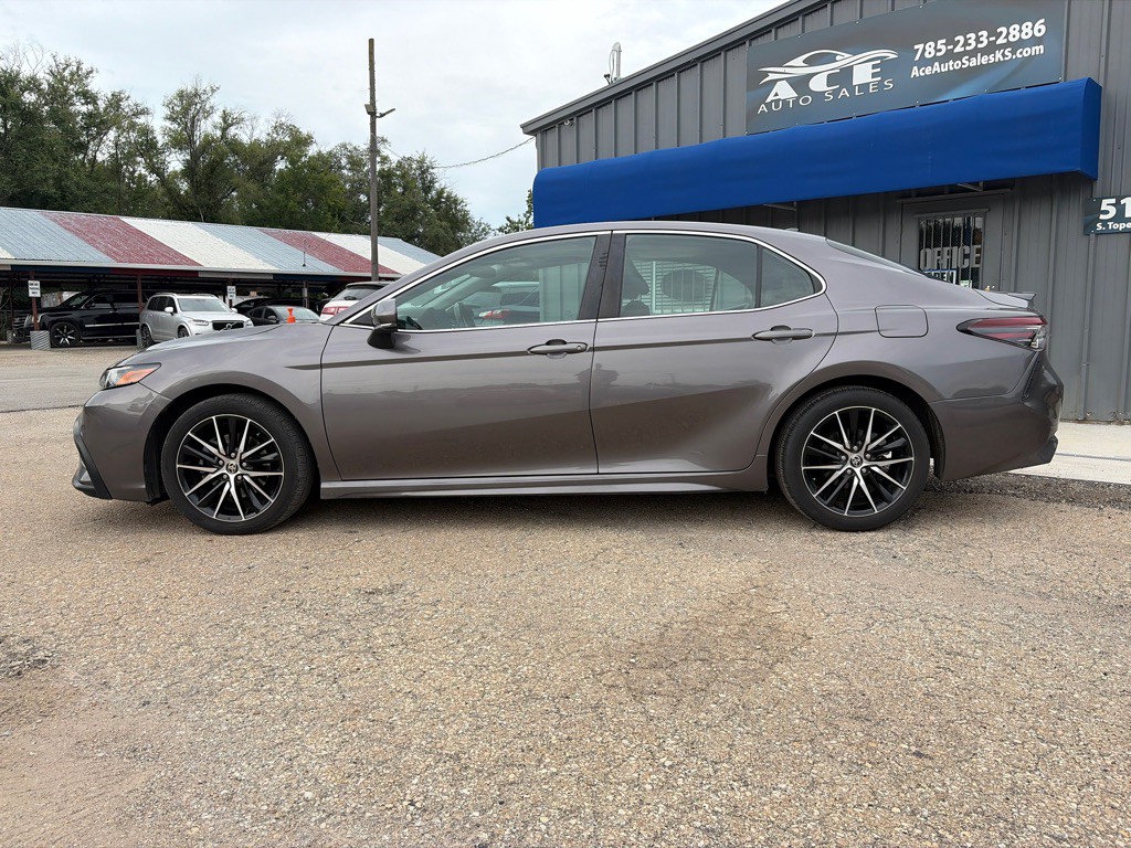 2022 Toyota Camry Image 8