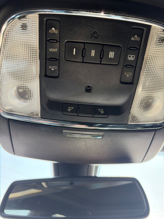 2017 Chrysler 300 Image 20