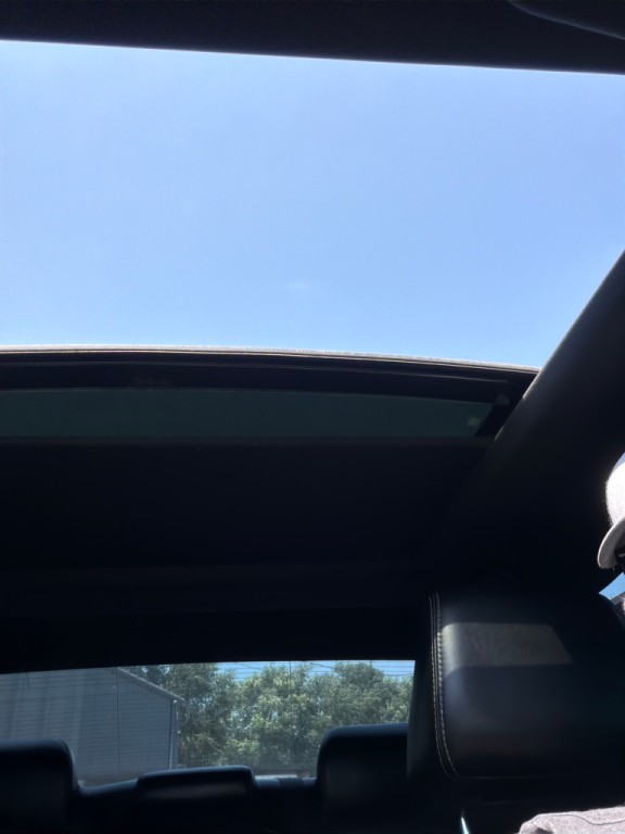 2017 Chrysler 300 Image 21
