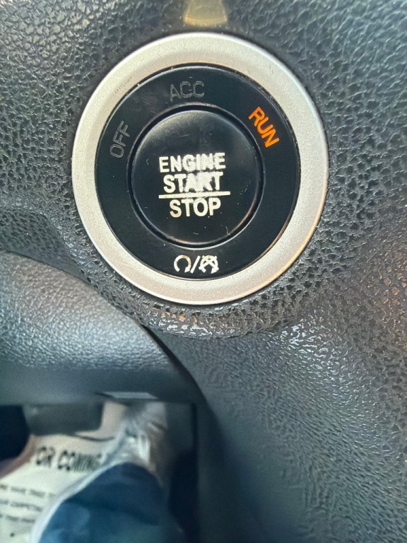 2017 Chrysler 300 Image 23