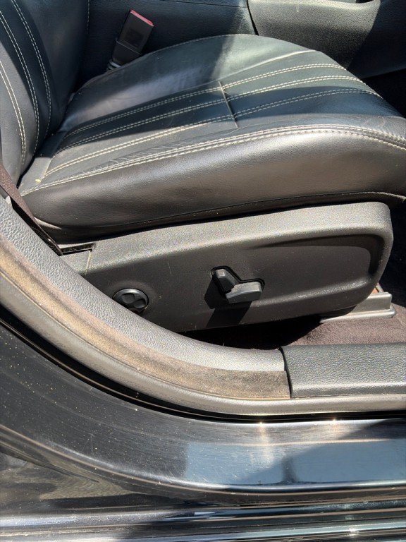 2017 Chrysler 300 Image 24
