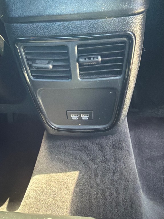 2017 Chrysler 300 Image 27
