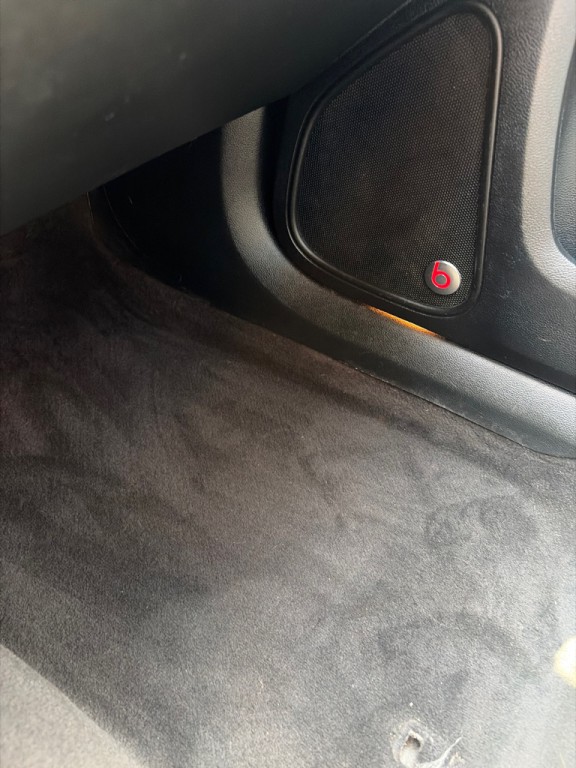 2017 Chrysler 300 Image 32