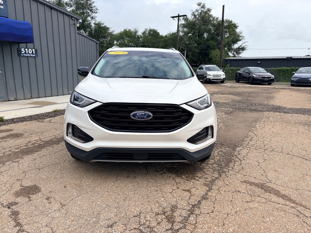 2019 Ford Edge Image 2