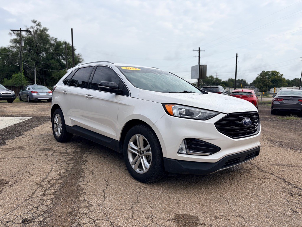 2019 Ford Edge Image 3