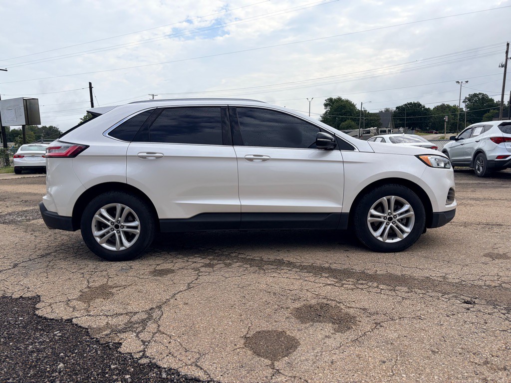 2019 Ford Edge Image 4